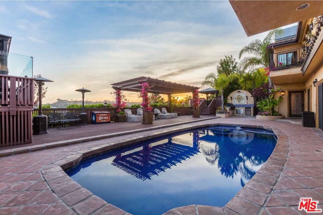 Celestia Crest, Venus Dr, 90046