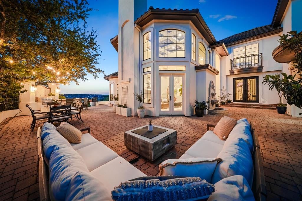 Sold in Lake Pointe