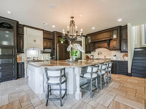 5015 Ossineke Ct