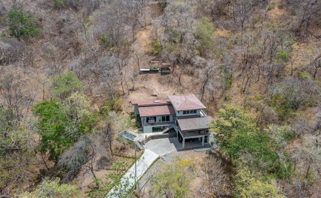Stylish Jungle Home in Playa Grande