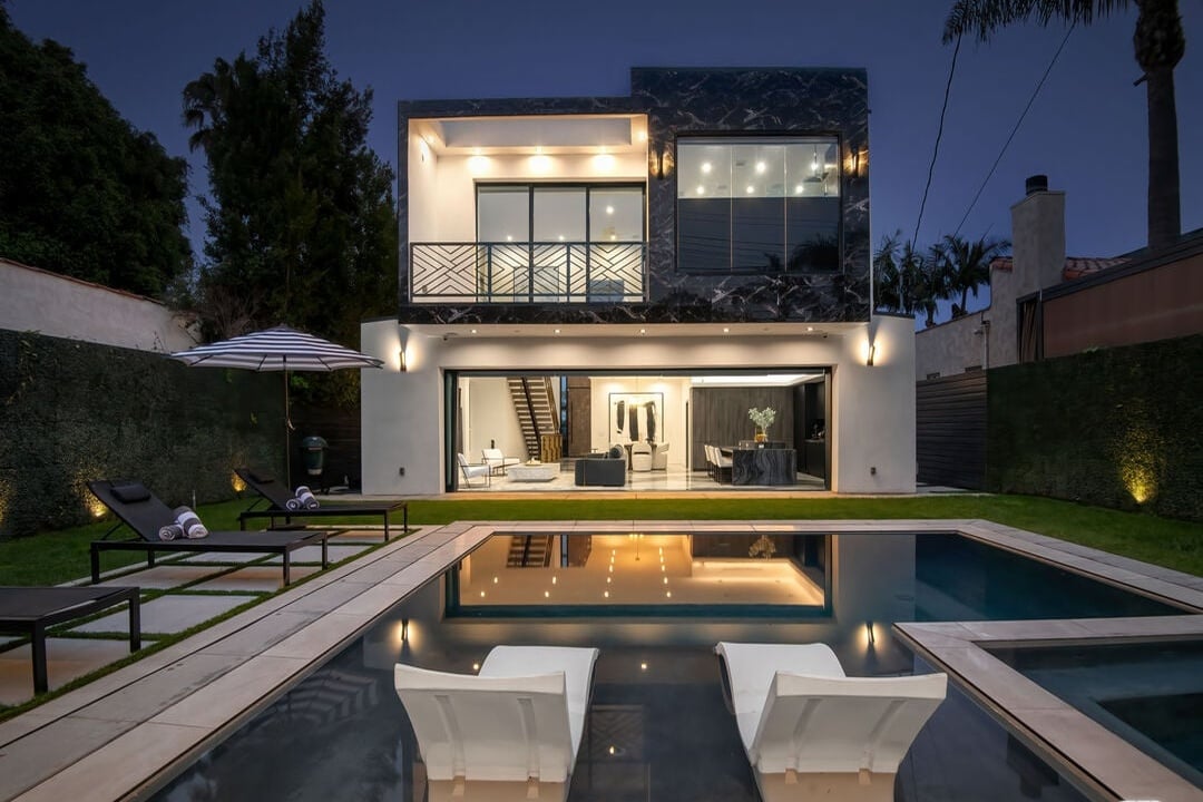 Highcliff Manor, N Martel Ave, 90036