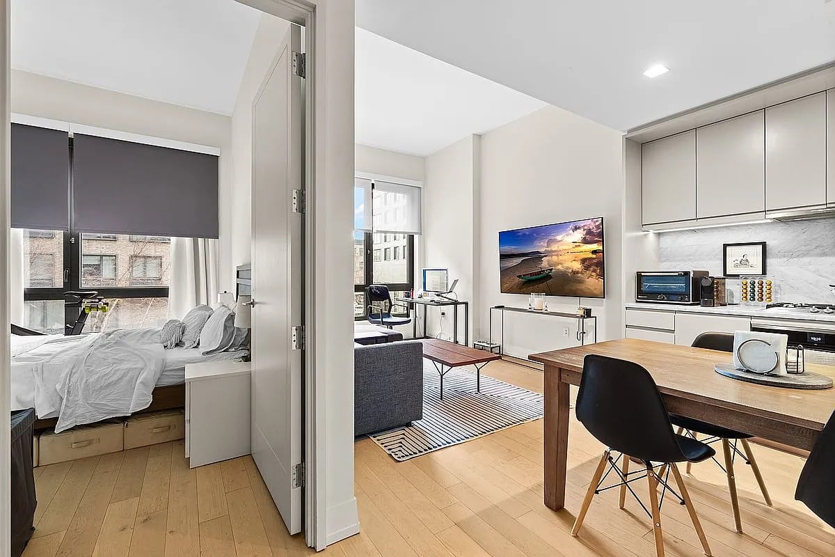 550 Vanderbilt Ave APT 207