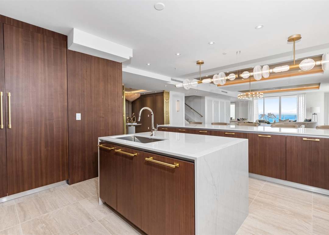 525 N Fort Lauderdale Beach Blvd #2201