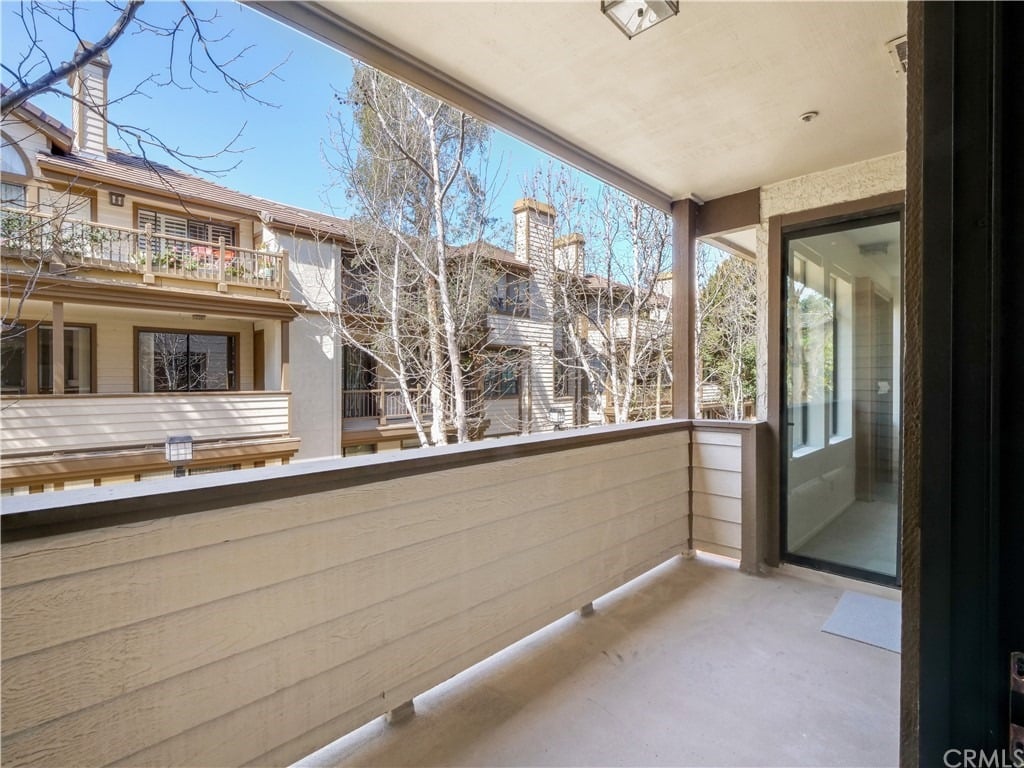 2563 Plaza Del Amo #204