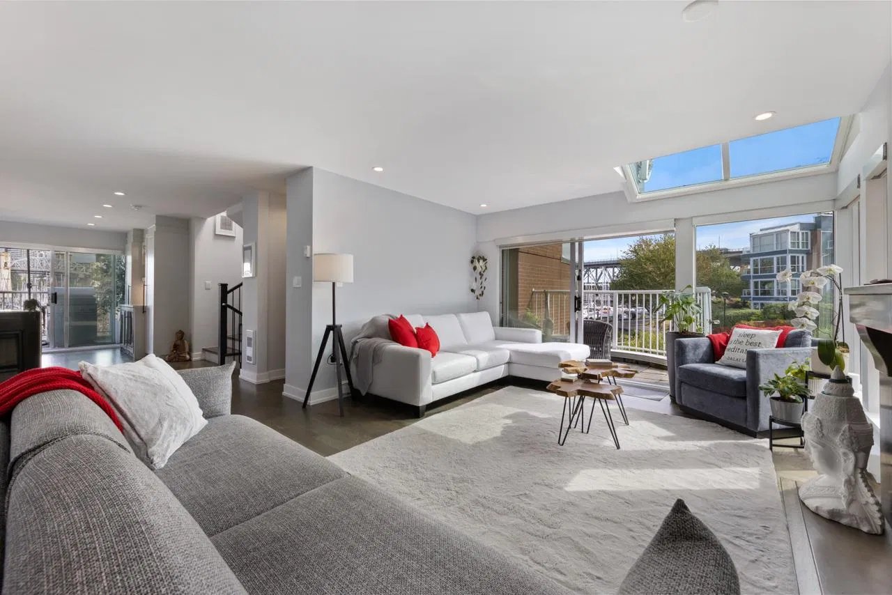 1594 Island Park Walk