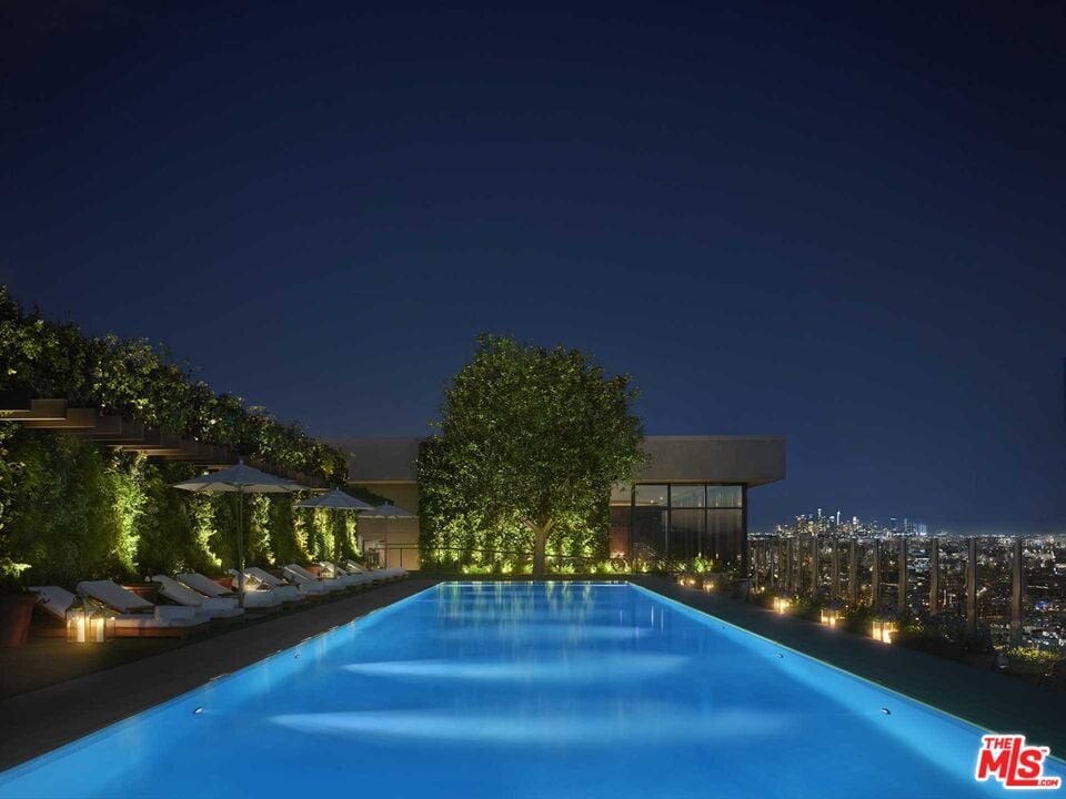9040 W Sunset Blvd, #1103