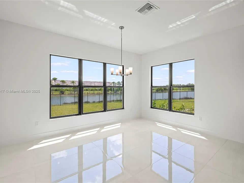 2864 Wingspan Ct
