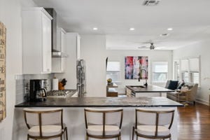 260 E Edgewood Pl