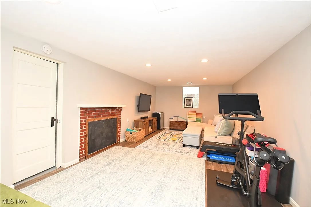 2482 Traymore Rd
