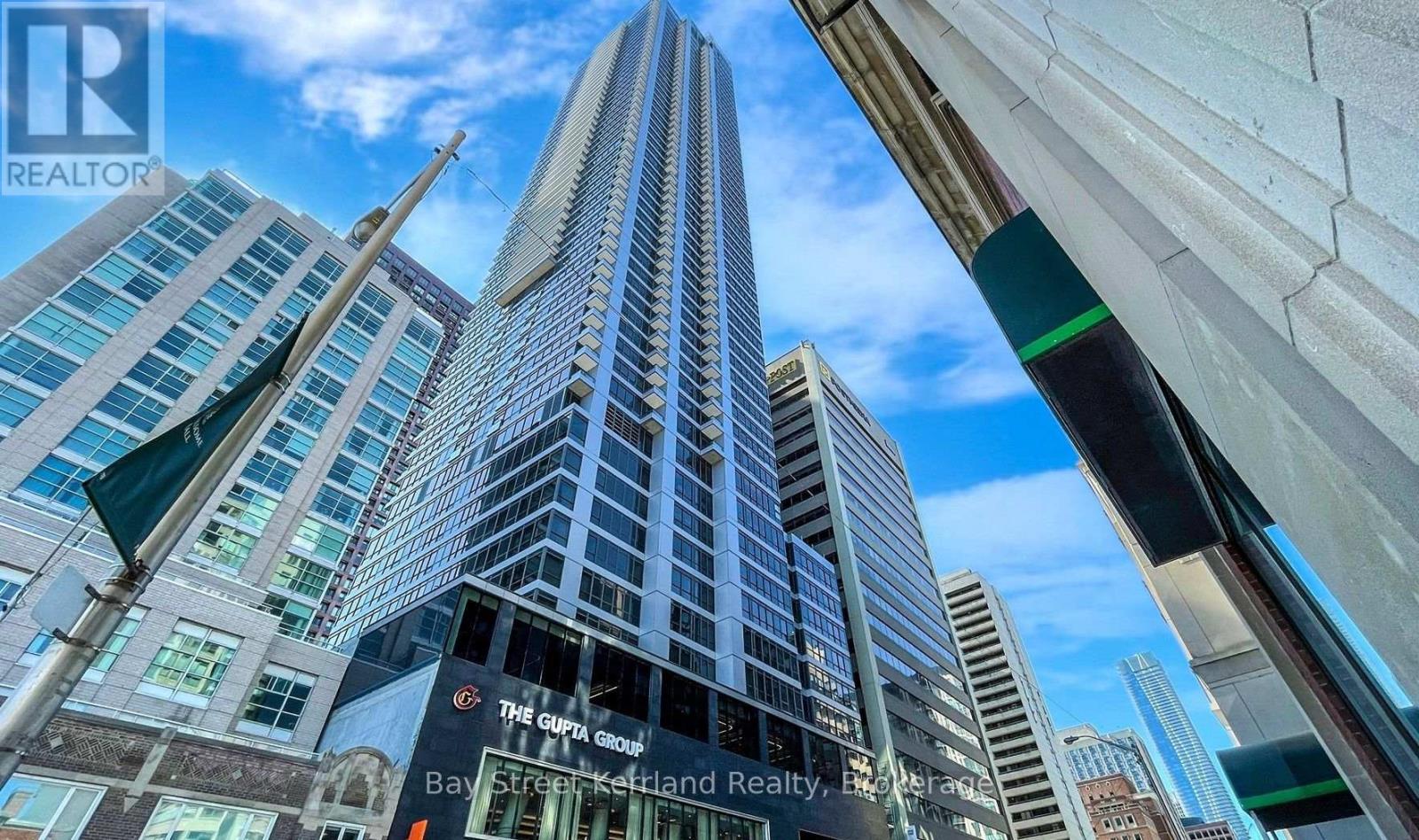 395 Bloor St E #2808