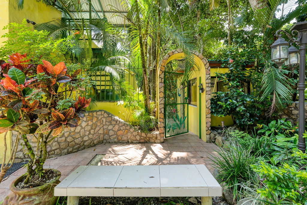 JUNGLE CREEK VILLAS AND CASA PURA VIDA – MANUEL ANTONIO
