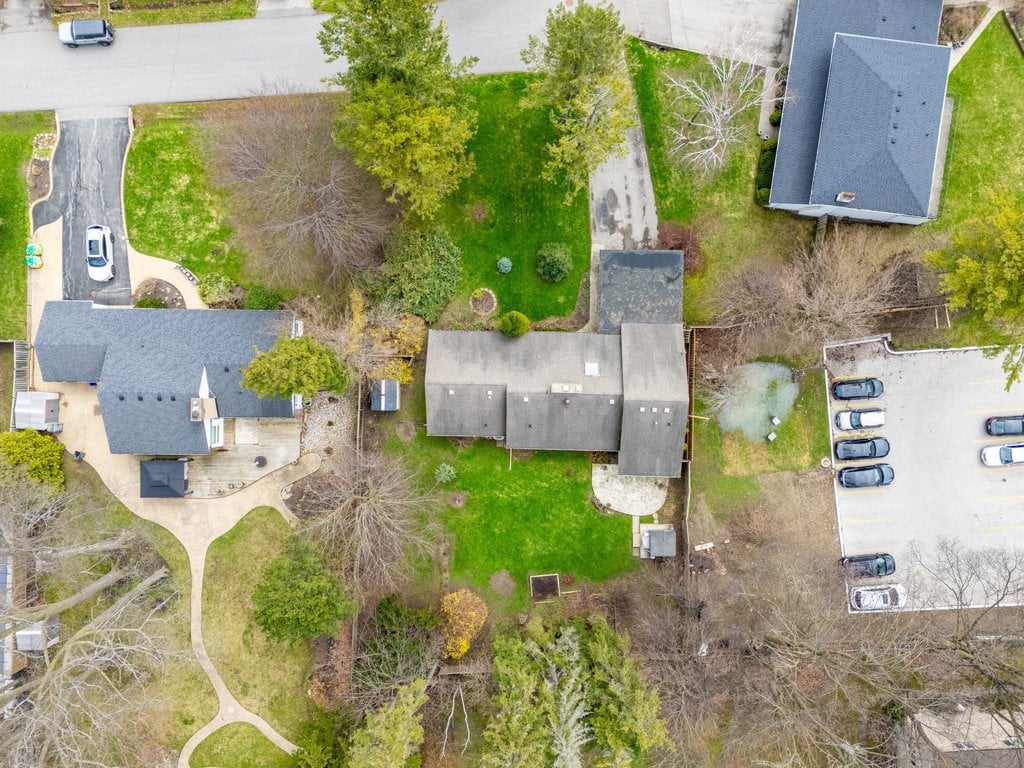 35 Hollyrood Heights Dr