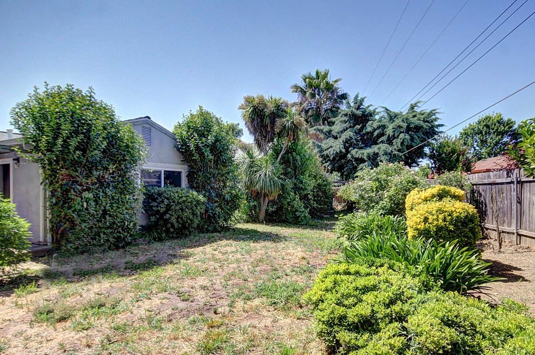 Just Listed! Fixer with The Biggest Lot in College Greens/glenbrook!