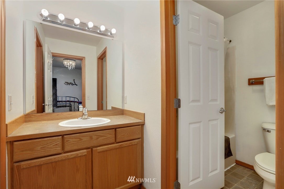 3413 68th Dr NE