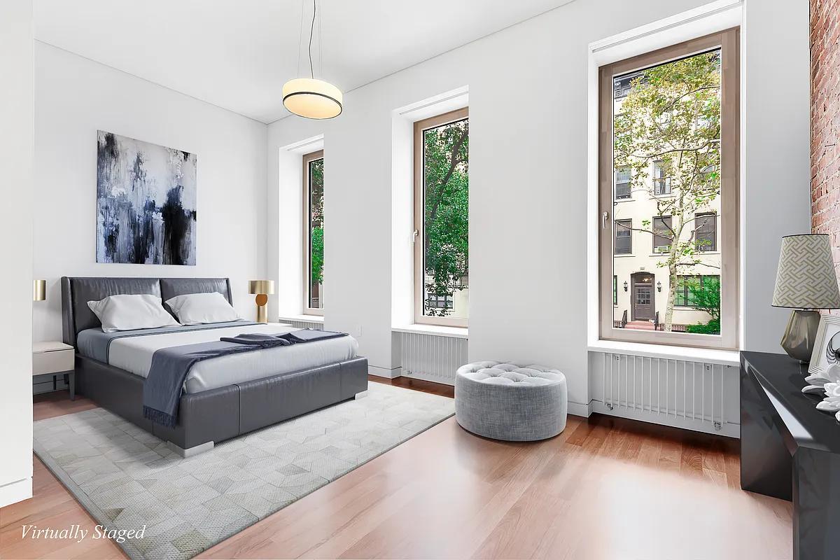 418 East 84th St