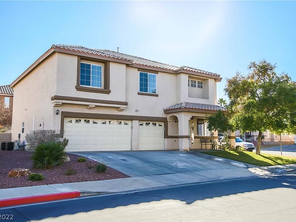 1059 Broomfield Dr