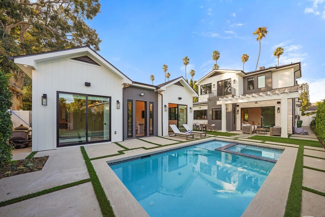 Fairmont Reserve, S Bundy Dr, 90049