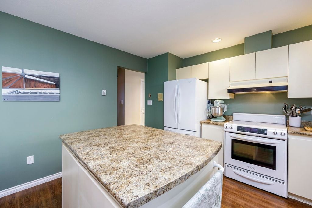 215 E Keith Rd, #2