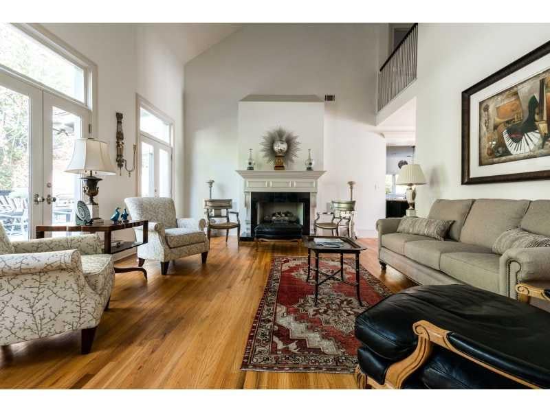 1160 Northmoor Court