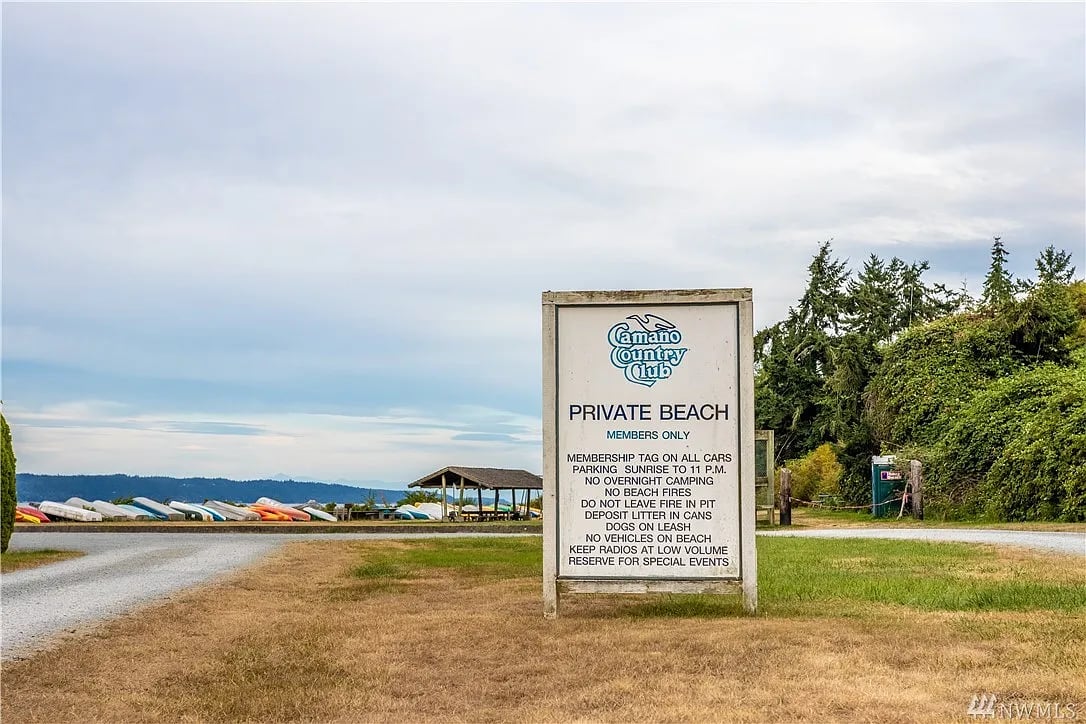 1389 SE Camano Dr