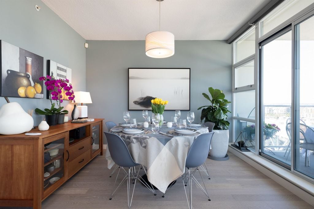 638 Beach Cres, #1805