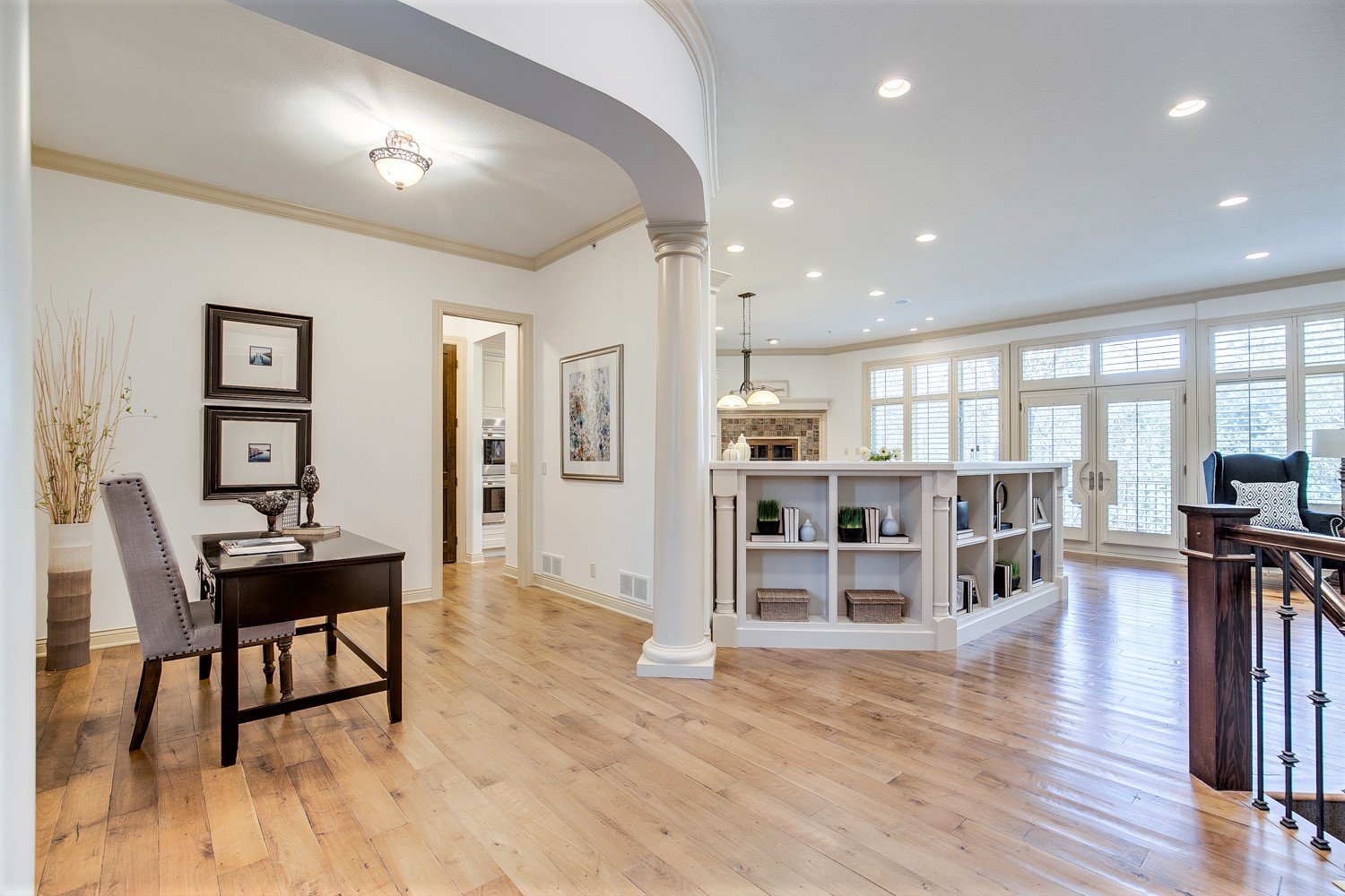 Luxurious Walkout End-Unit in Private Setting