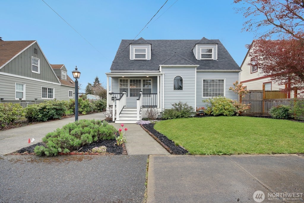 1115 3rd Street NE