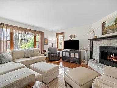 2120 Willowbrook Dr