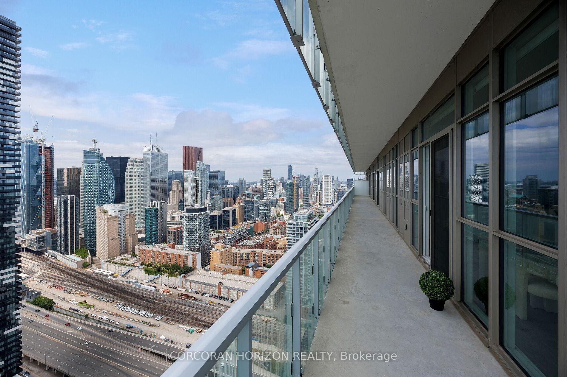 SUGARBEACH PENTHOUSE LIVING