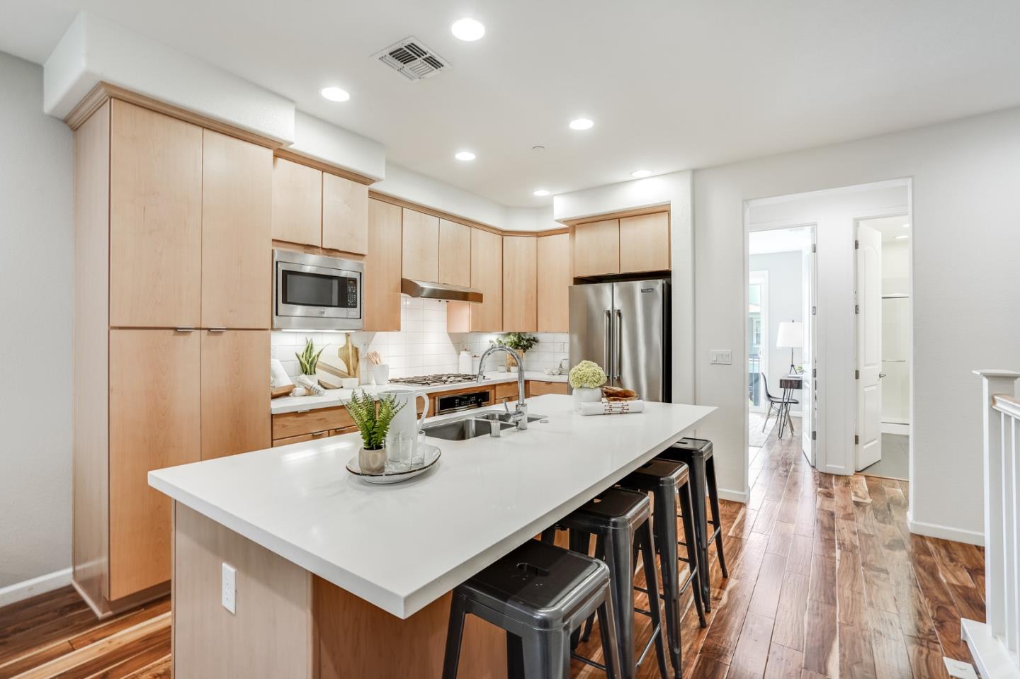 1655 Latitude Dr, #3