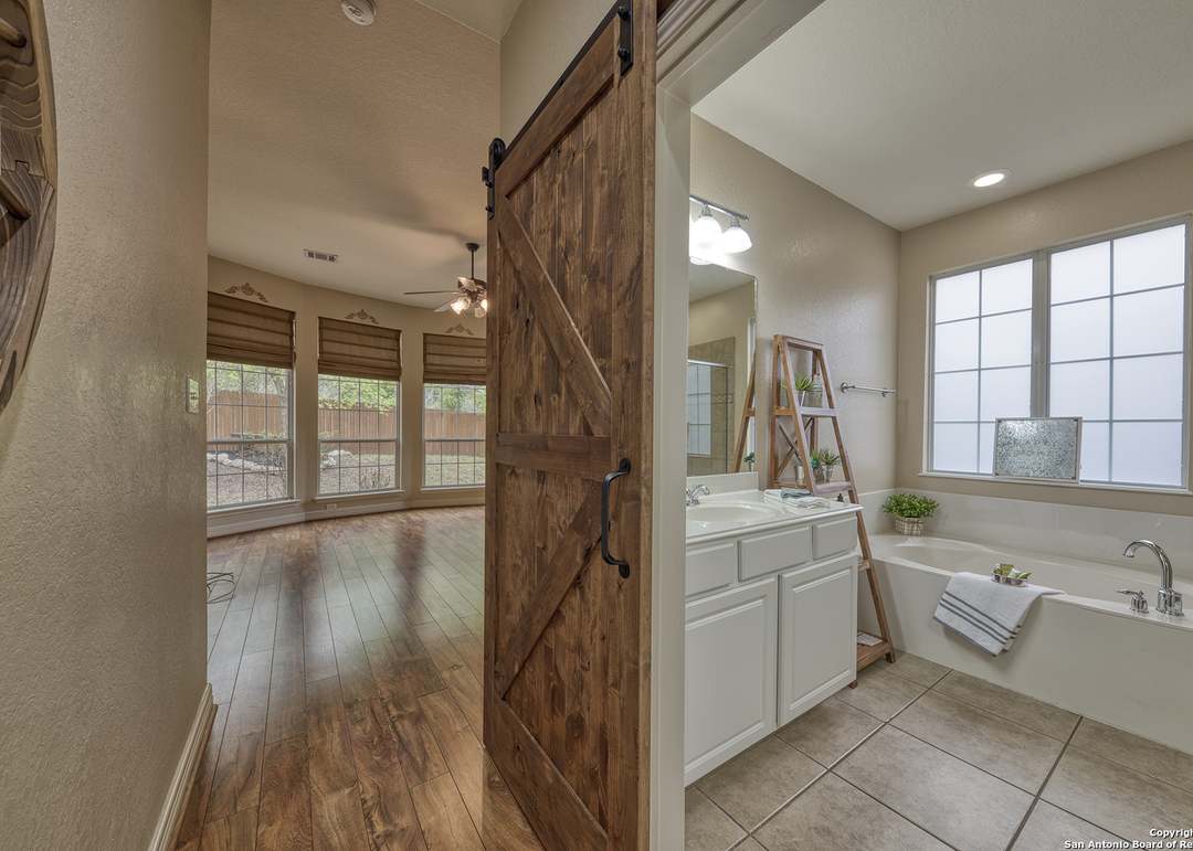 13222 Palatine Hl
