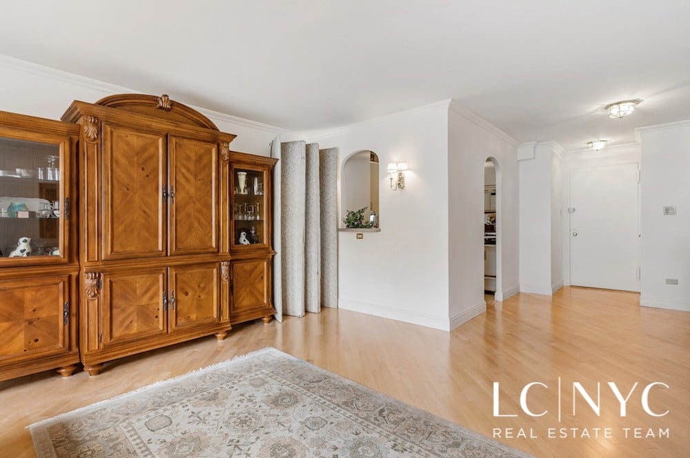 220 East 60th Street, #9E