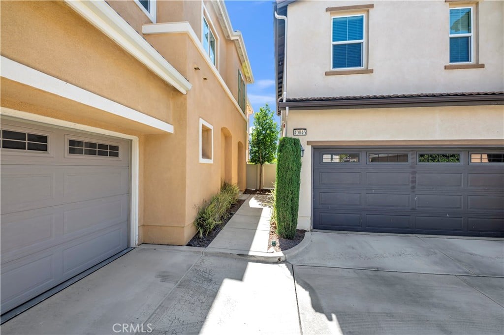 40042 Calle Real