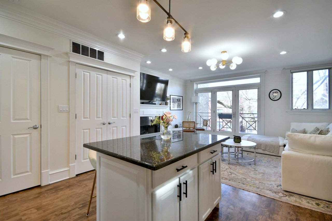 2711 N Wilton Ave #2