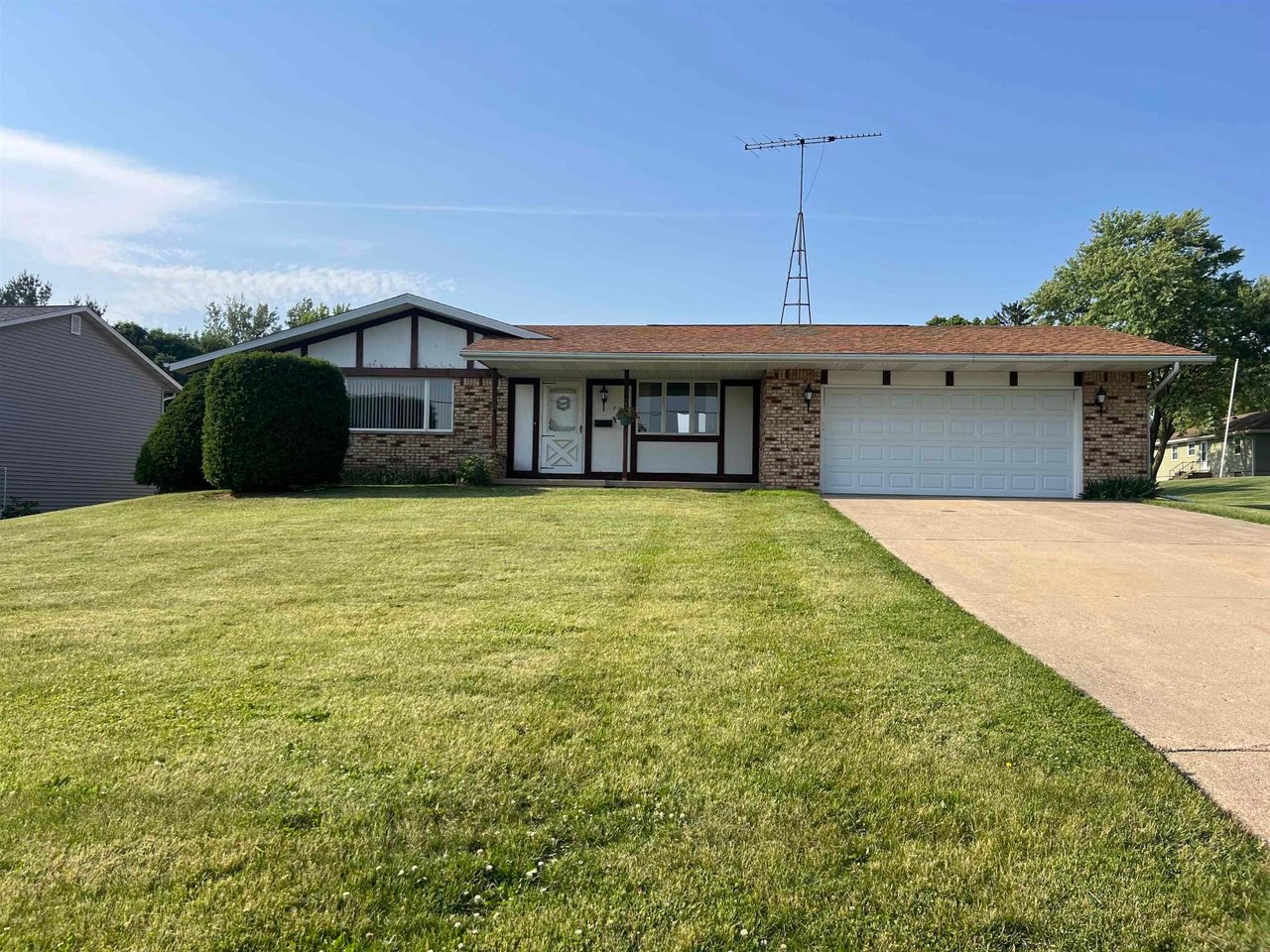 217 E Townline Rd