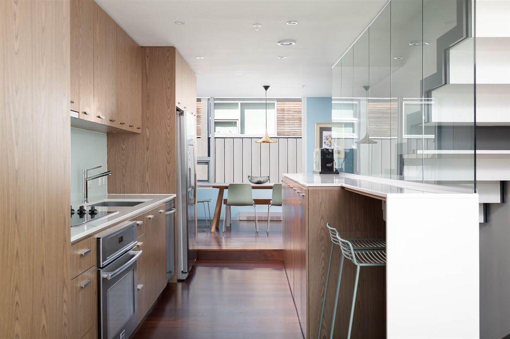 850 W 8th Ave, #7