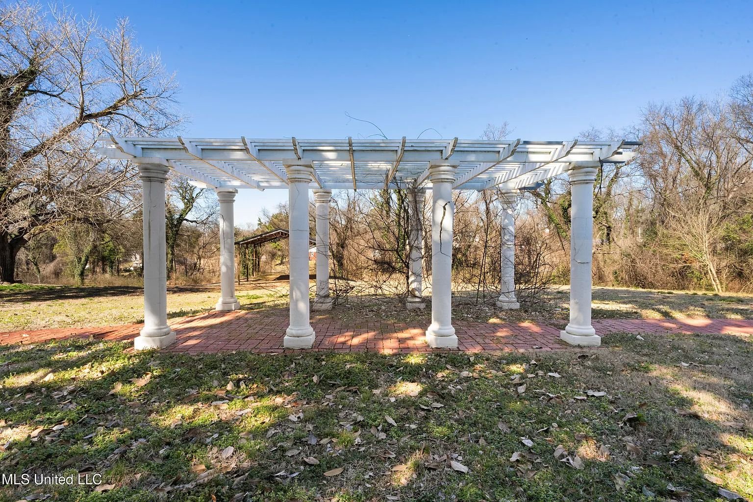 300 W Chulahoma Ave