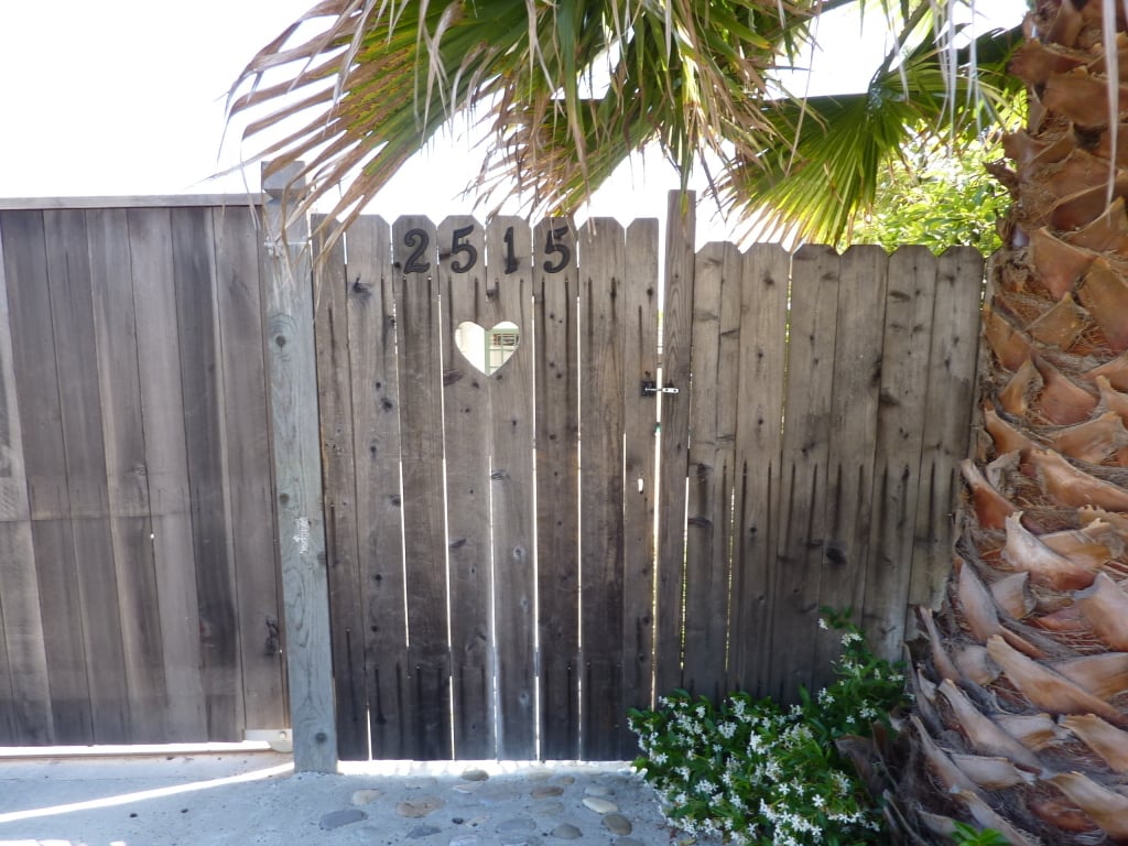2515 Golden Gate Ave