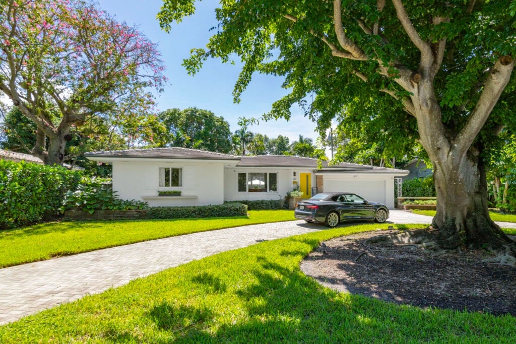 Miami Shores Stunner Lists by Daniel Falcon