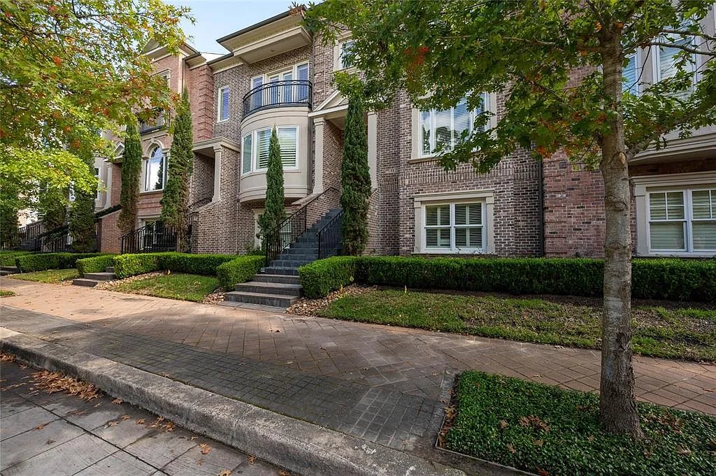 44 Waterway Ct