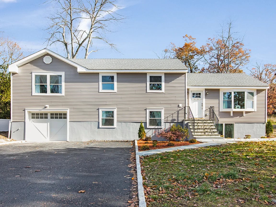 3800 Eleanor Dr