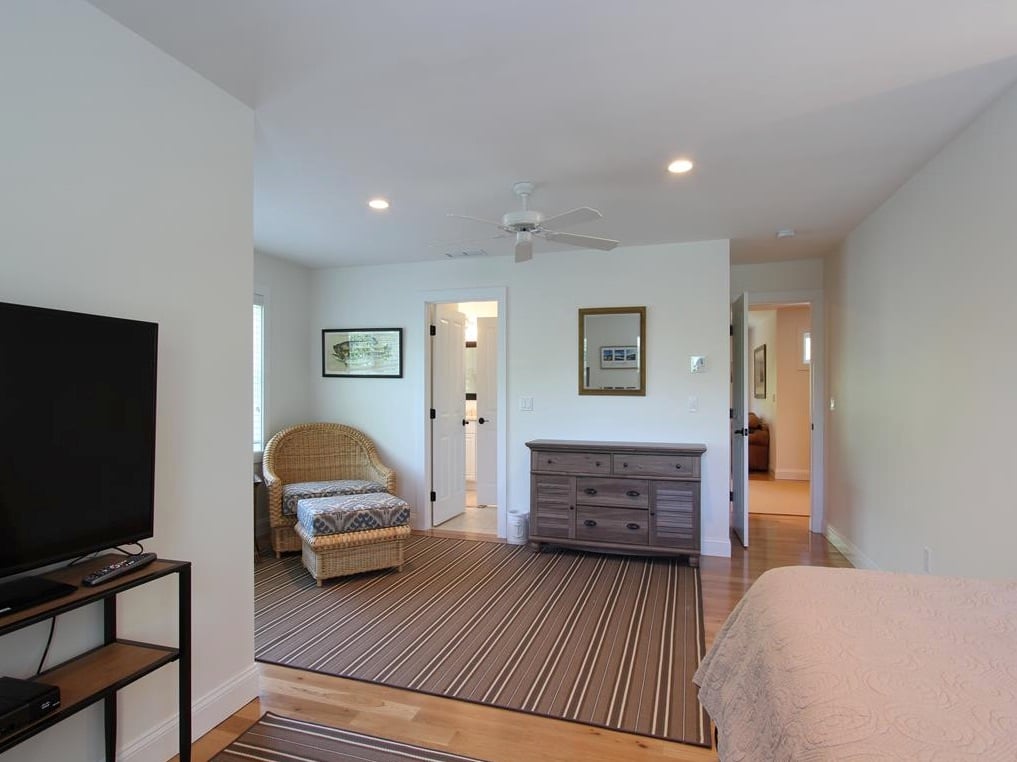 108 Marthas Rd