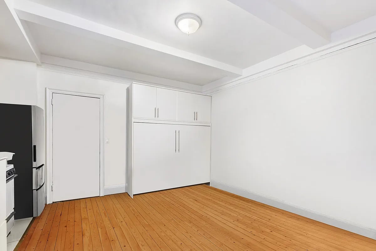 20 West 72nd Street Unit: 1002B