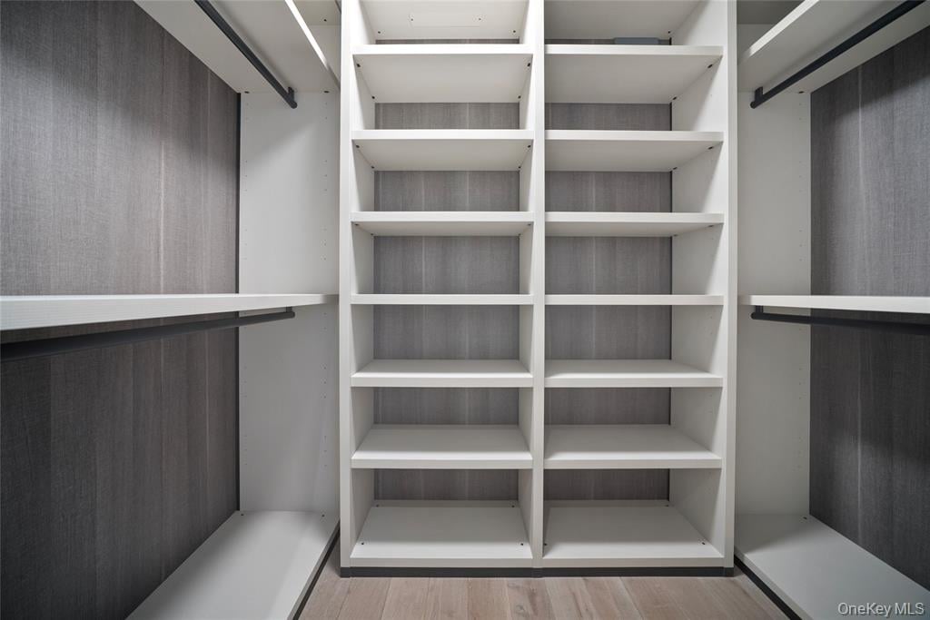 41 Richmondville Avenue Unit: 303