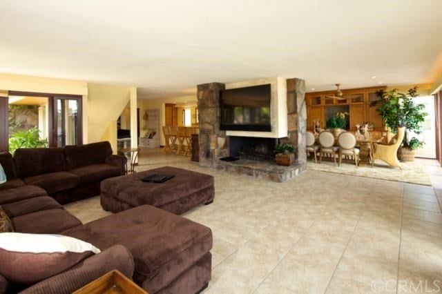 2750 Bayside Walk