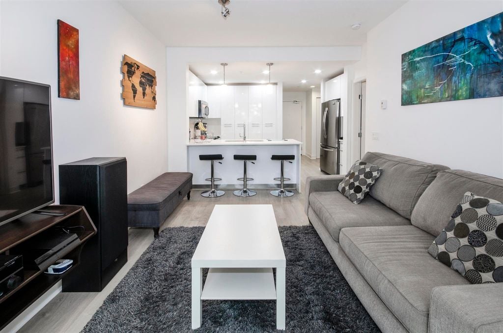733 W 3rd St, #404