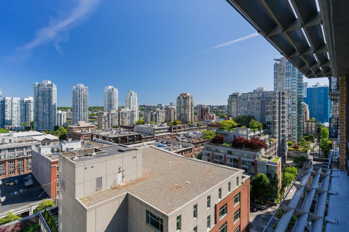 1088 Richards St, #1208