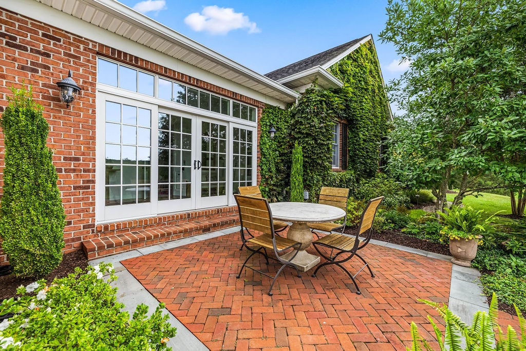 Stunning Hayfields Manor Home