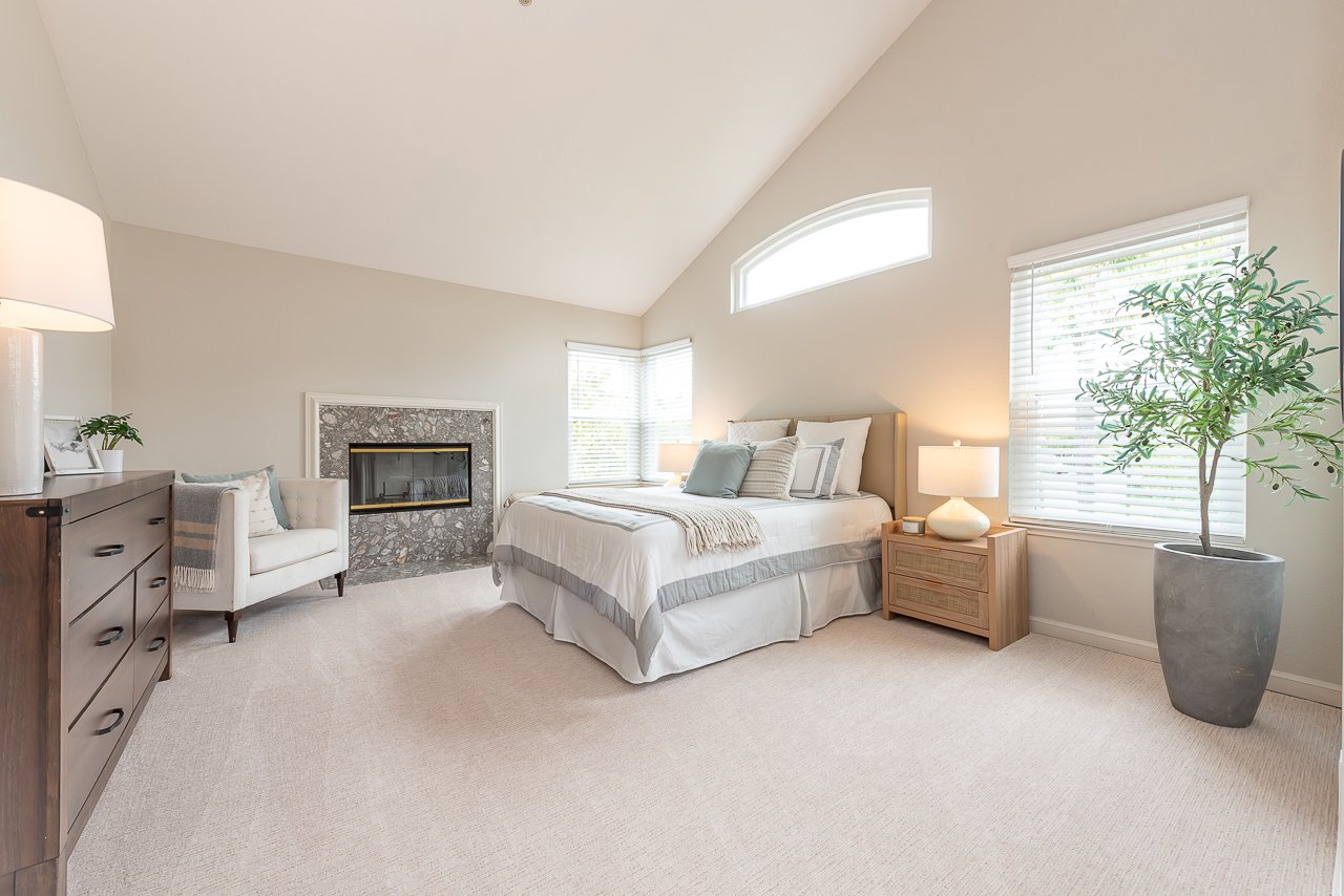 Meridien Court - Gated Community!
