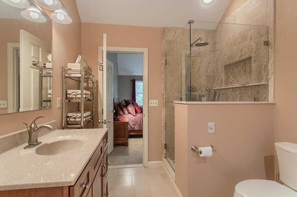 88 Spectacle Pond Rd